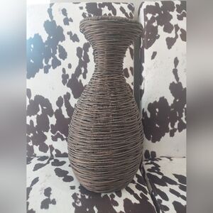 Elegant Brown Woven/Rattan Hourglass Vase